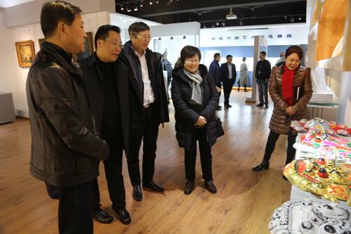 参观陕西非物质文化遗产传统美术传习研究中心