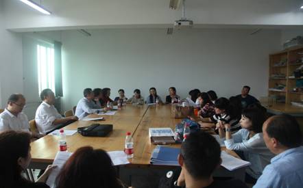 教学二组小组讨论现场