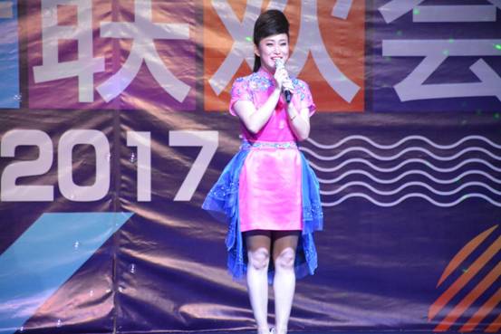 声乐系常艳妮老师演唱《山丹丹开花红艳艳》