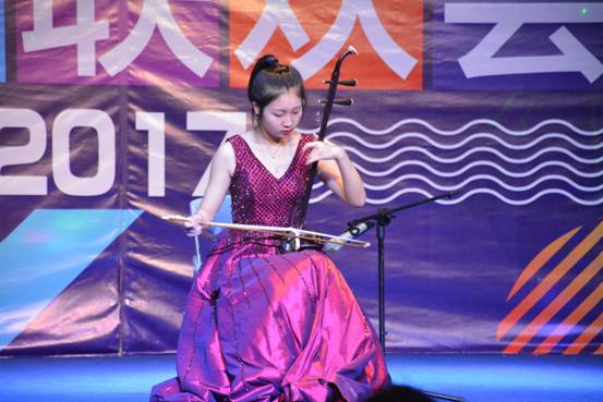 李晨露二胡独奏《牧羊女》